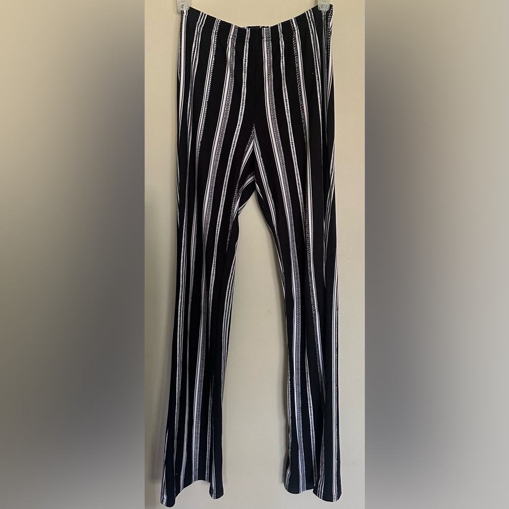 ULTRA FLIRT size SMALL BLACK & WHITE Vertical Stripe, Pull on, Boot Cut Pants